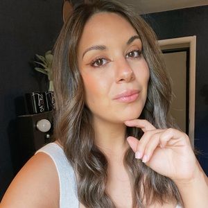 Meet your Posher, Esperanza